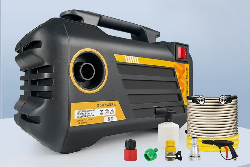 Compact high-pressure cleaner